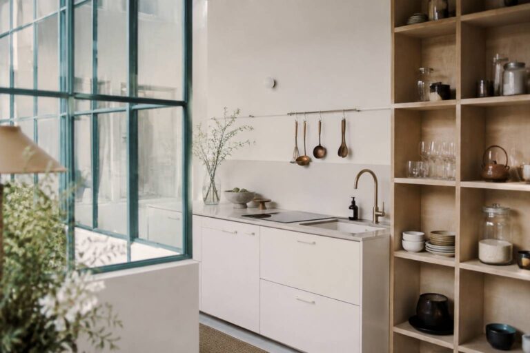 Astuces et idées pour aménager des petites cuisines pratiques et ergonomiques